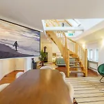 Apartment Maisonette Am Holstentor Mit Dachterrasse Und Heimkino Lubeck