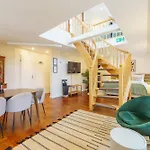 Maisonette Am Holstentor Mit Dachterrasse Und Heimkino Lubeck