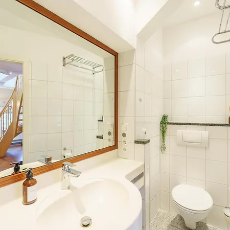 Maisonette Am Holstentor Mit Dachterrasse Und Heimkino Λίμπεκ