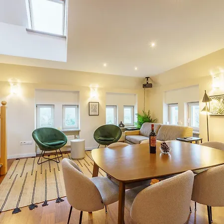 Maisonette Am Holstentor Mit Dachterrasse Und Heimkino *